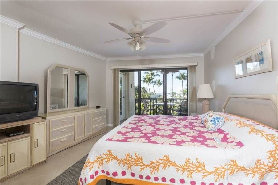 Harbor Towers Yacht Pool 1 Br Condo by RedAwning