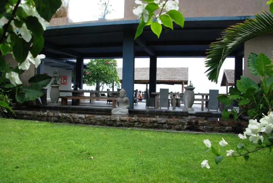 Cafe Alberto B and B