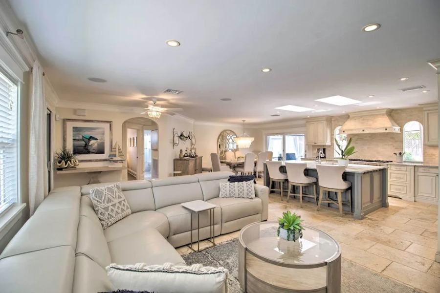 2 Mi to Dtwn: Luxury Getaway in Palm Beach Gardens