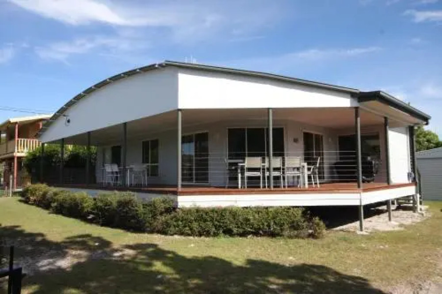 14 Zircon Street Centrally Located Family Home With Covered Deck Close To Patrolled Beach & Shops