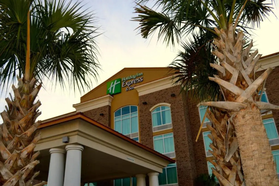 Holiday Inn Express & Suites Charleston Arpt-Conv Ctr Area
