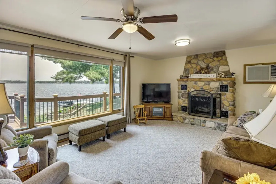 Family Retreat on Cross Lake: Boat, Swim & Relax!