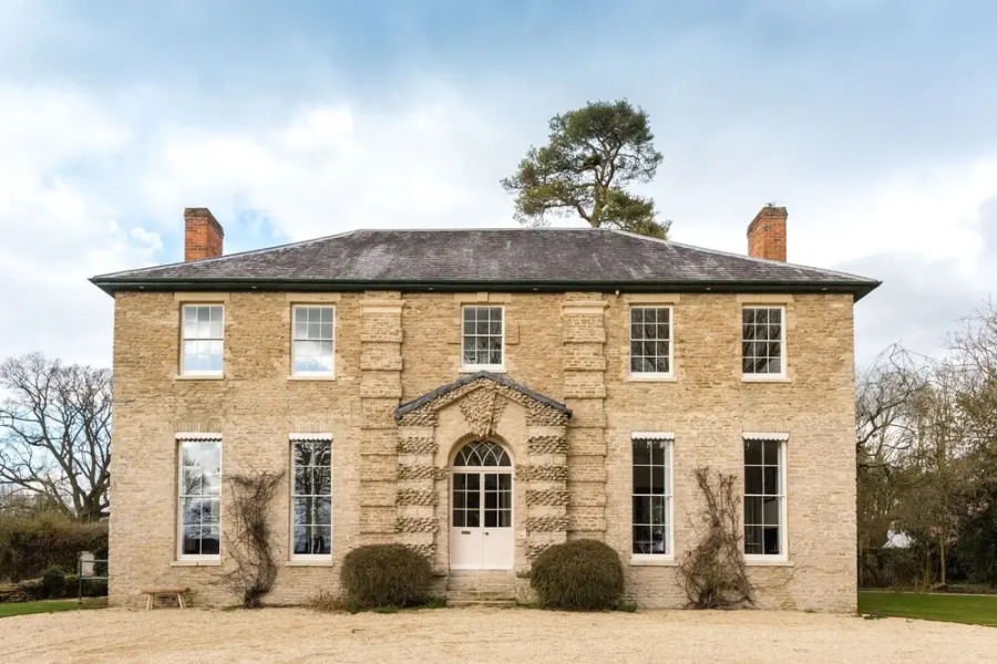 Stunning Country Manor House in Oxfordshire