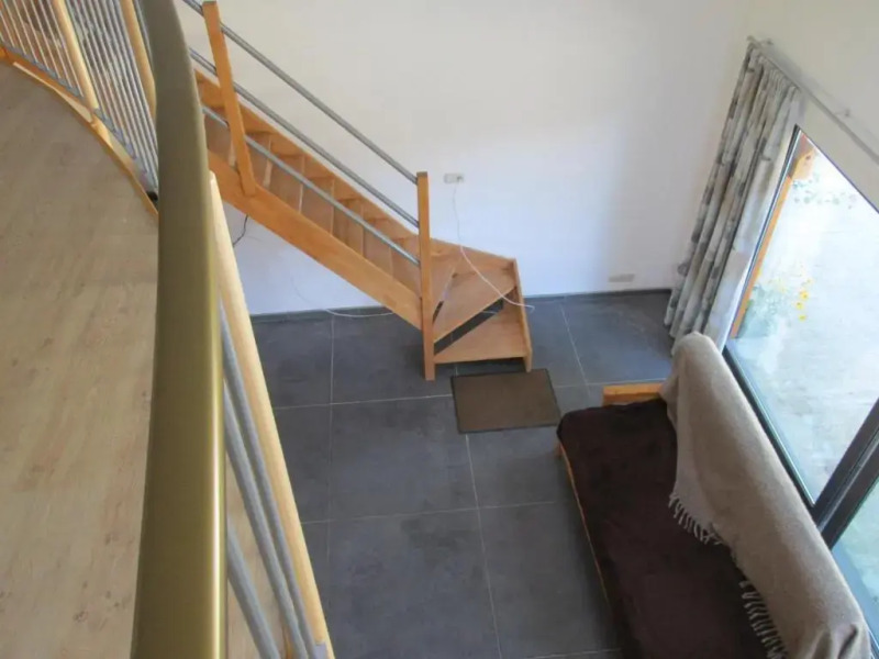 Florennes Gîte neuf 150 M2 devant un grand lac privé de 2 hectares poissonneux au milieu des bois