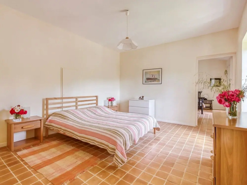 Quaint Holiday Home in Rustrel With Swimming Pool