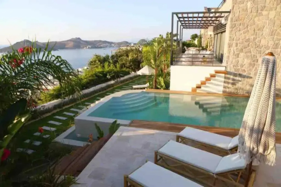 6 Bedroom Luxury Mansion in Yalikavak With Stunning Sea View Spacious Garden