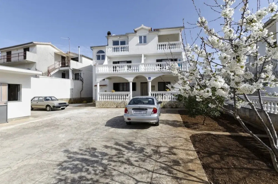 Apartments Mais Tisno