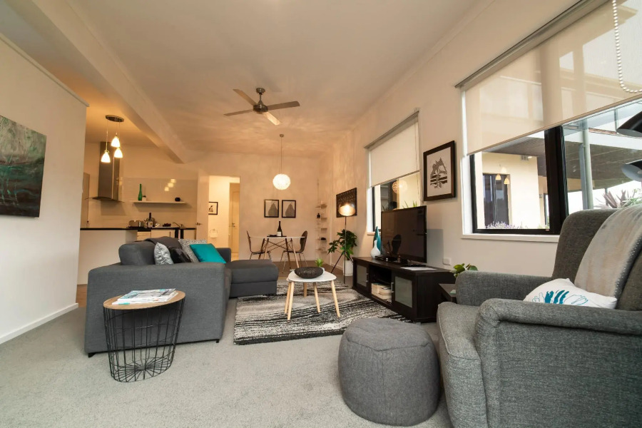 Cowes Luxury Beachfront Apartment - Phillip Island