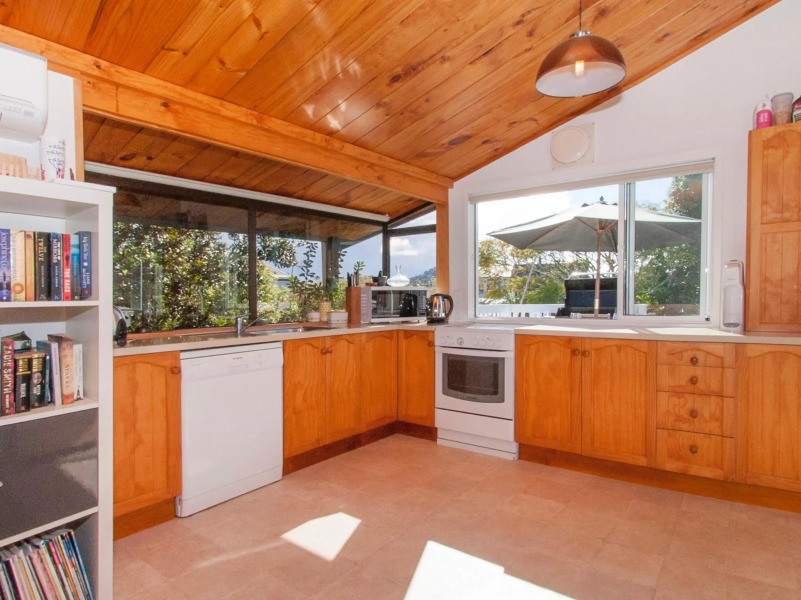 Perfect on Pleasant - Pauanui Holiday Home