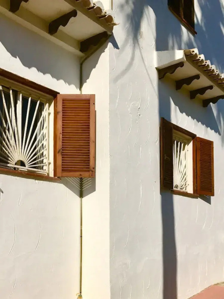 2-bed Apartment 10 min Drive to the Beach!