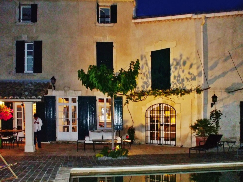 House With 4 Bedrooms in Mollégès, With Wonderful Mountain View, Priva