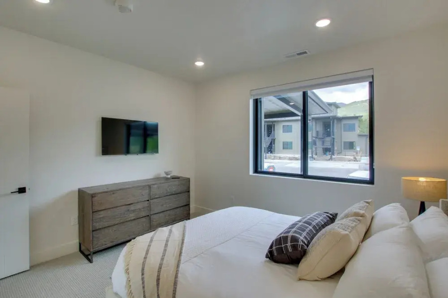 Newly Built Eden Condo w/ Golf Course View!