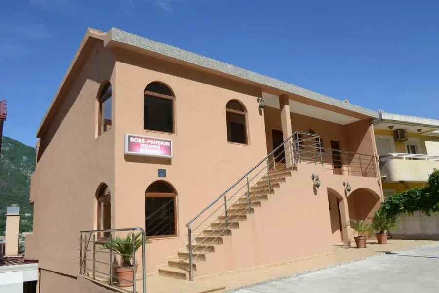 Orange Dream Apartment