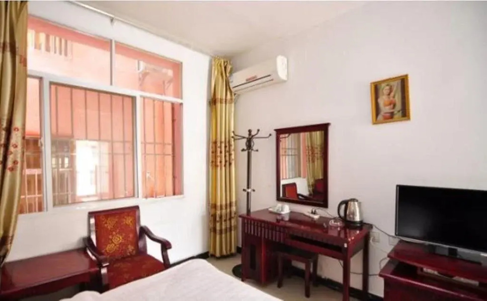 Jinghong Yuerongzhuang Hotel