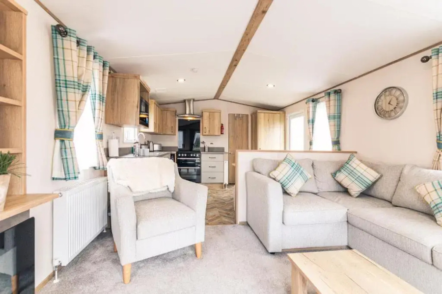 Squirrel Lodge with Hot Tub