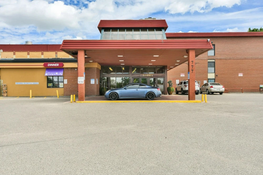 SureStay Plus Hotel by Best Western Seven Oaks