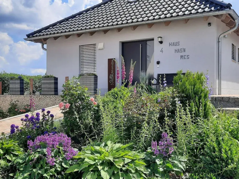 Spacious Holiday Home in Kleinwinklarn with Pool