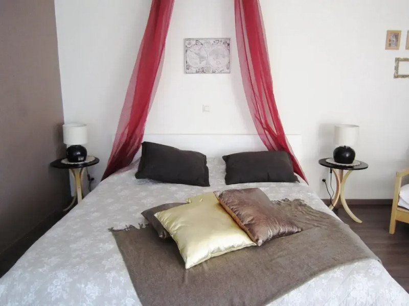 Luxury Villa in Stavelot with Hot Tub