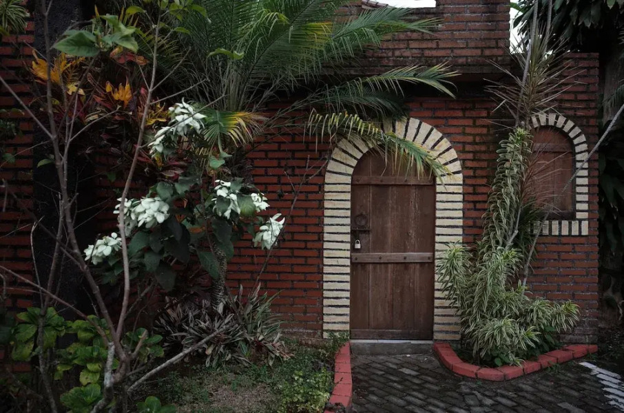 RedDoorz Plus @ Suryakencana Kota Sukabumi