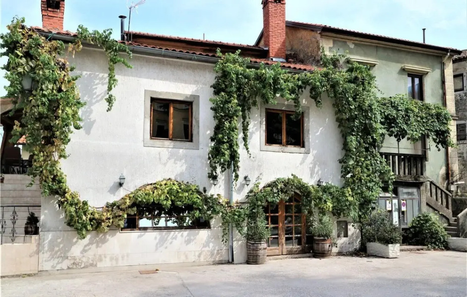 Nice Apartment in Kastav with Hot Tub & 1 Bedrooms