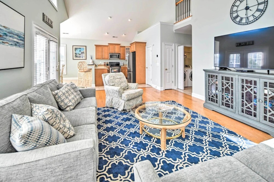 1 Mi to Beach + Hot Tub: Murrells Inlet Retreat!