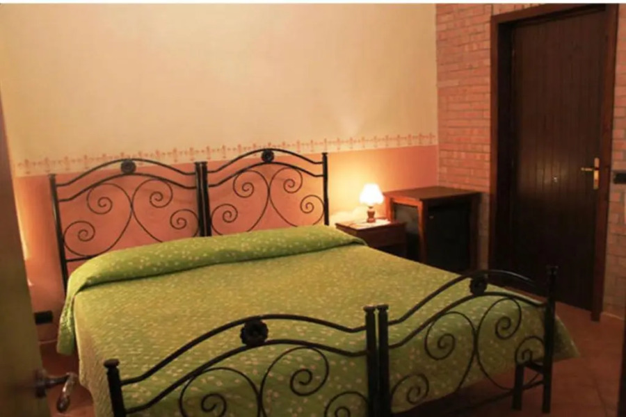 Local Stone Cottage With Shared Pool