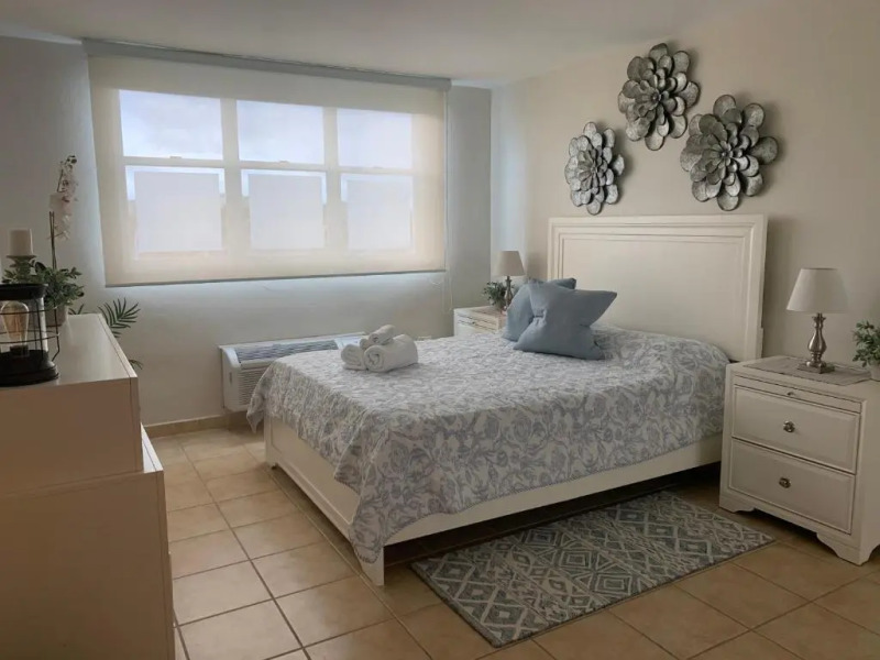 Oasis Luxury Penthouse with Ocean and Marina Views