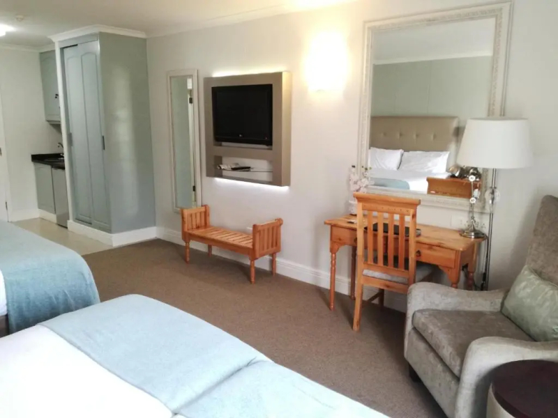 The Riverside Hotel