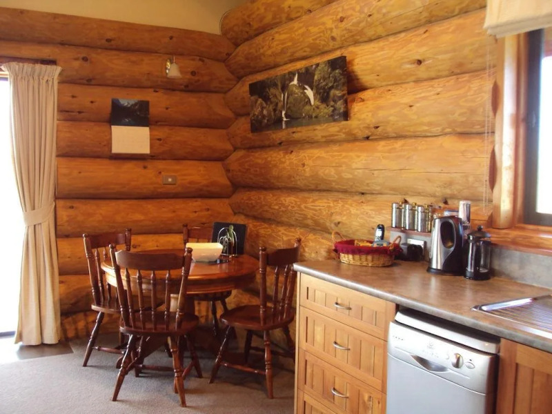 The Hollows Luxury Log Cabin