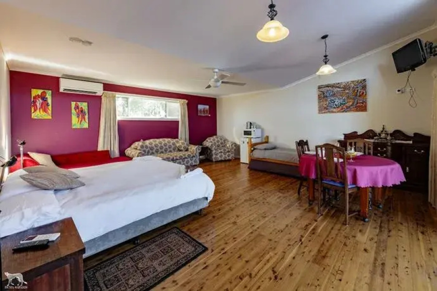 Bulwarra Accommodation - Heritage Studio