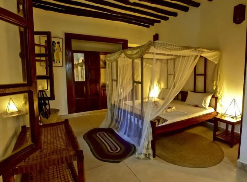 Mangrove Lodge
