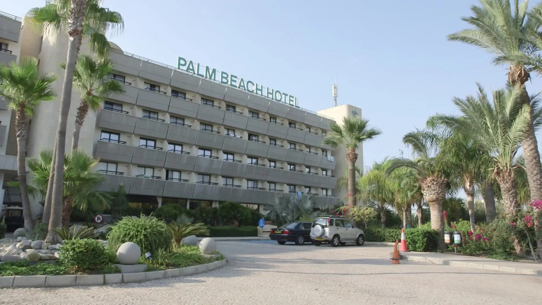 Palm Beach Hotel & Bungalows