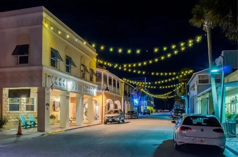 Pass A Grille Beach Escape (107-8)