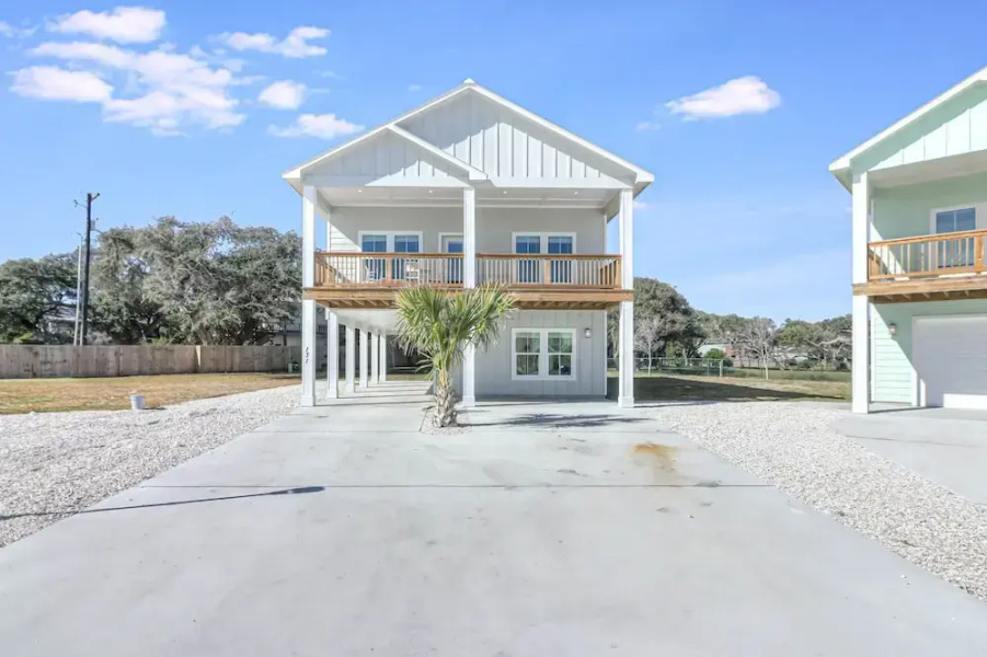 Casa Grande Sp131 5 Bedroom Home by RedAwning