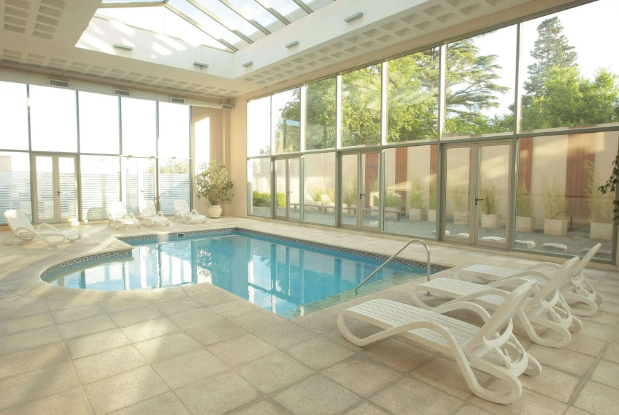 Howard Johnson By Wyndham Sierras Hotel And Casino