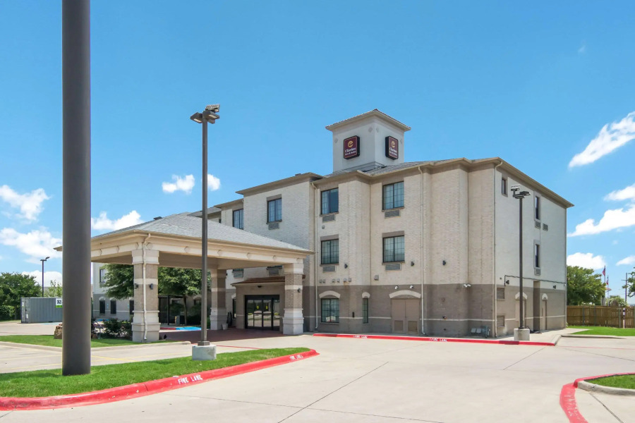 Clarion Inn & Suites Weatherford South