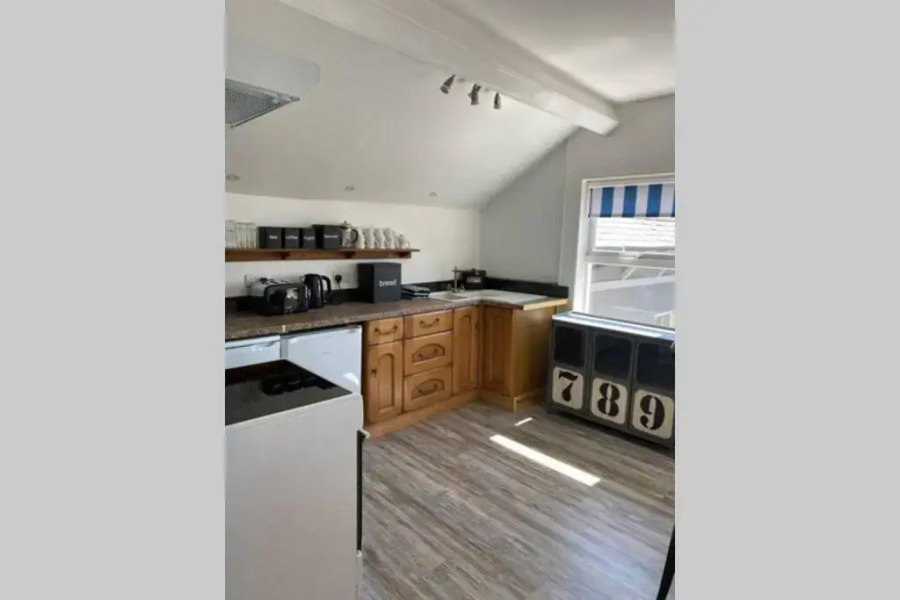 Seagulls Rest Marine Themed Seaview Apartment