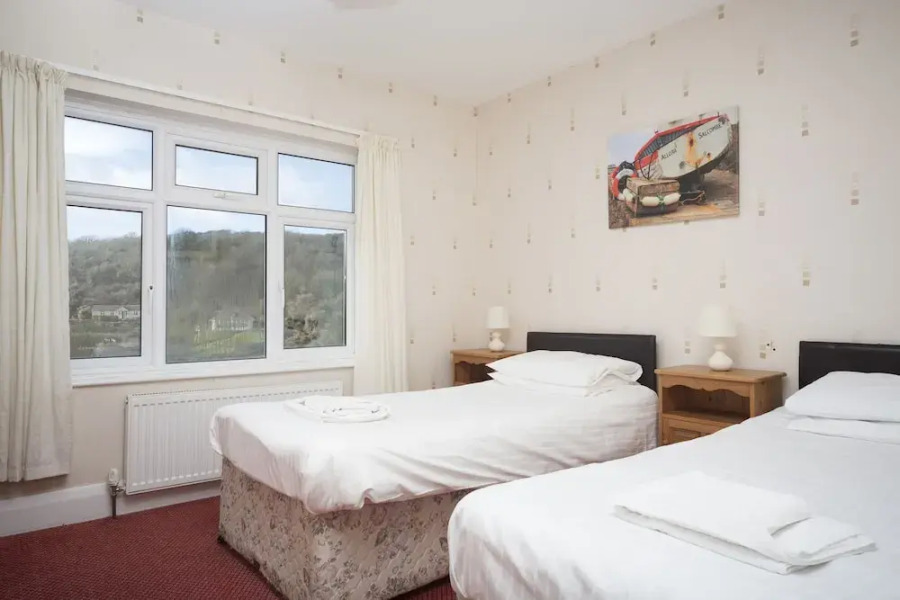 The Sun Bay Hotel & Restaurant