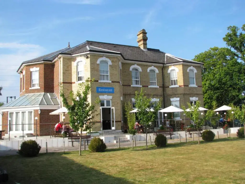Gatwick Cambridge Hotel