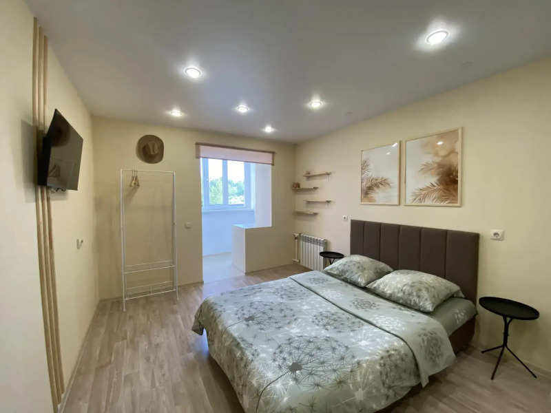 Желтый Нарцисс на улице Лесная