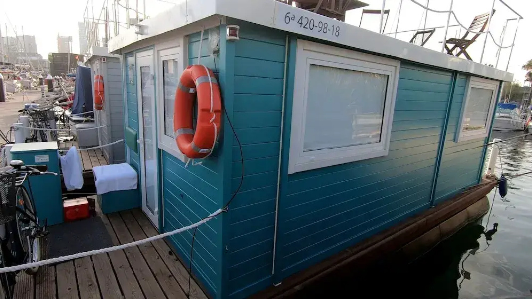 Vintage Classic 70s Boat!
