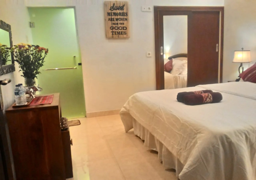 Kadek Nadhi Guest House