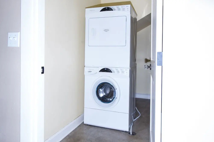 The Tides Inn in Lincoln City 4 Br home by RedAwning