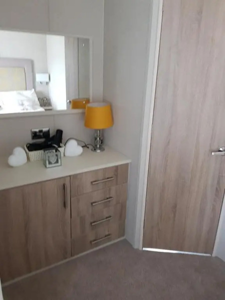 Mini lodge hot tub hols at Kingfisher Court