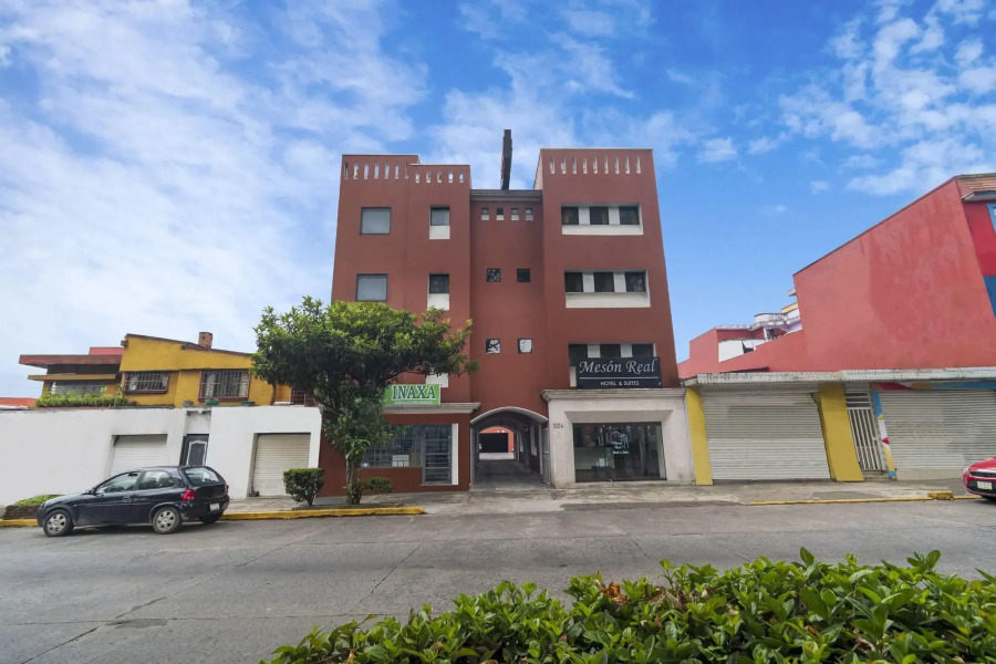 Meson Real Hotel & Suites