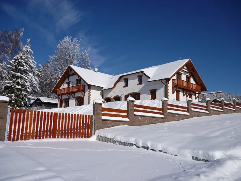 Spacious Villa in Lipno nad Vltavou With Sauna, Garden