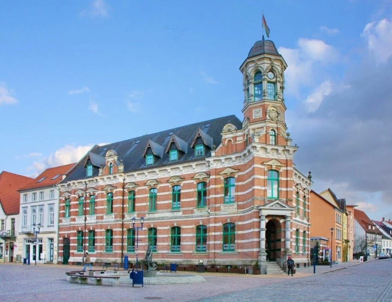 Zum Kaiserlichen Postamt