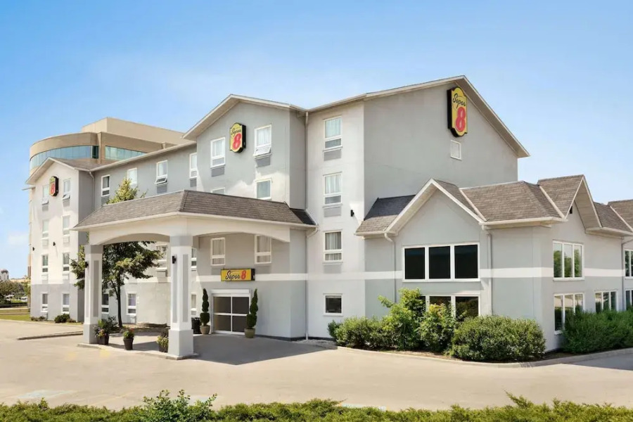 Super 8 Ajax/Toronto On