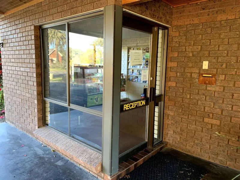 Kingswood Motel & Apartments