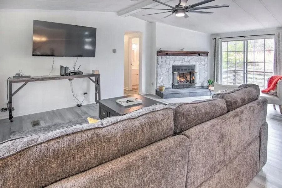 Cozy Asheville Cottage w/ Grill & Fire Pit!